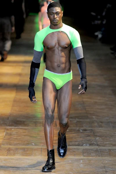 Look 22